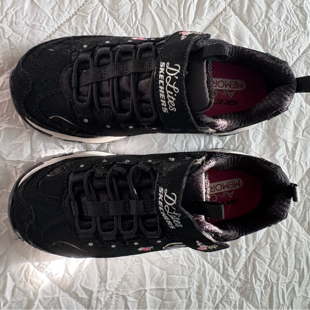 Skechers Black and Pink Air Cooled Sneakers